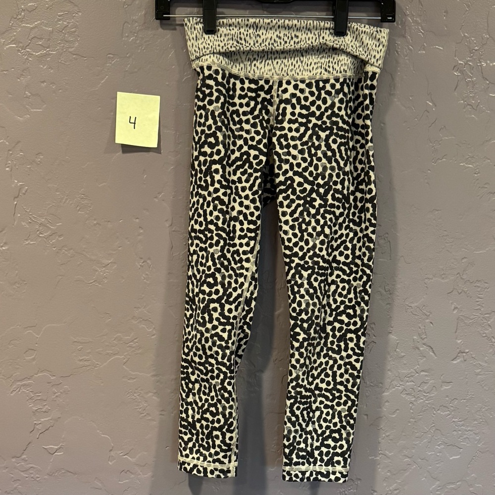 Lululemon Athletica Cream and Black Animal Print Cropped Leggings - 4 - Picture 3 of 3